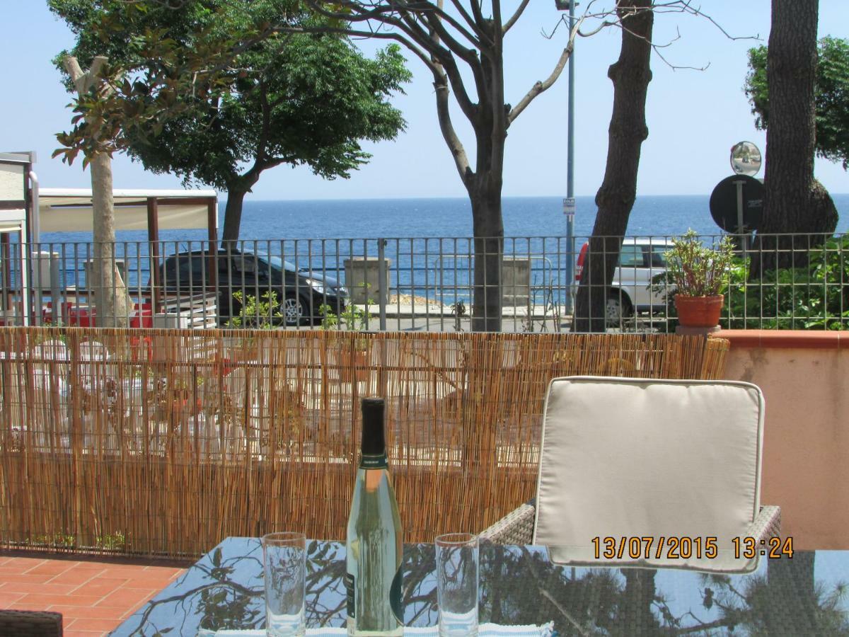 Villetta Singola "Lilla" Alì Terme Exterior foto